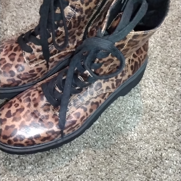 Leopard Print Lace-Up Ankle Boots - Picture 7 of 15